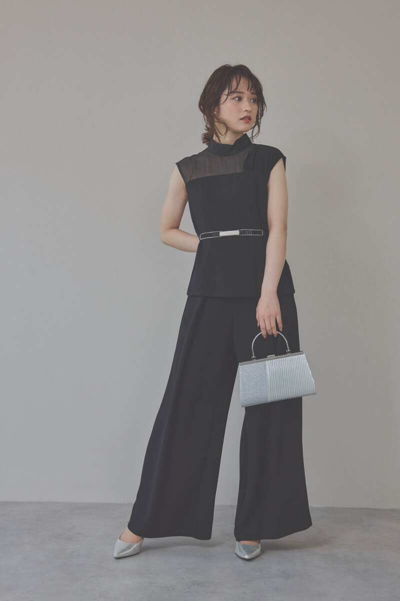 ブラックのワイドパンツセットアップドレス