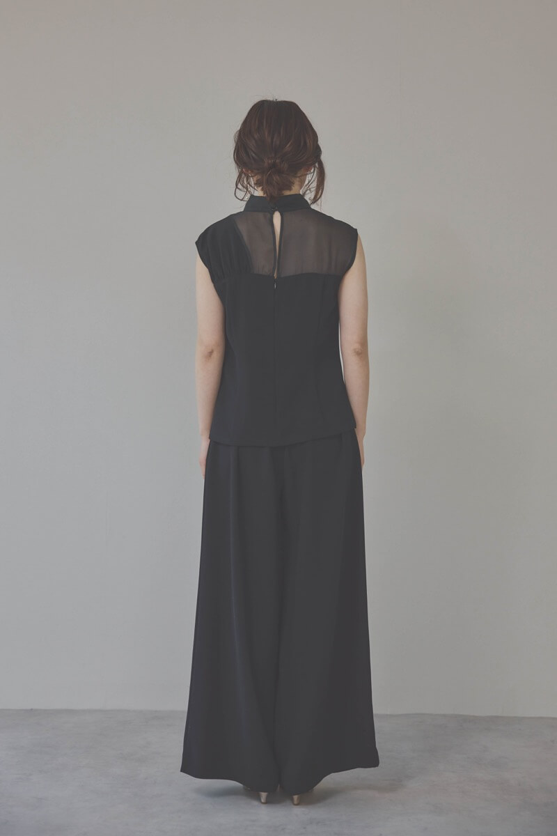 ブラックのワイドパンツセットアップドレス