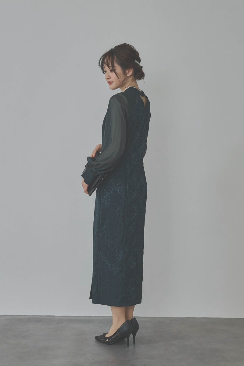 グリーンのジャガードタイトラインドレス
