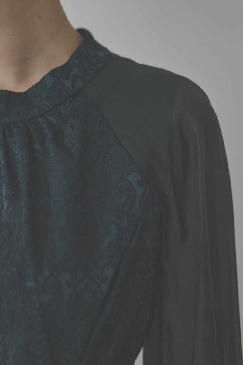 グリーンのジャガードタイトラインドレス