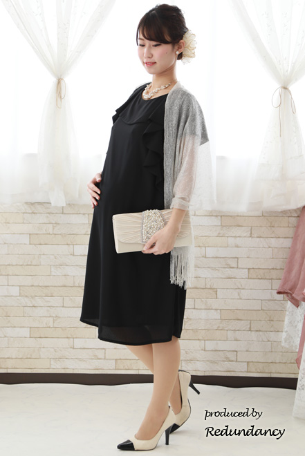 ブラックの授乳口付きフリルスリーブドレス