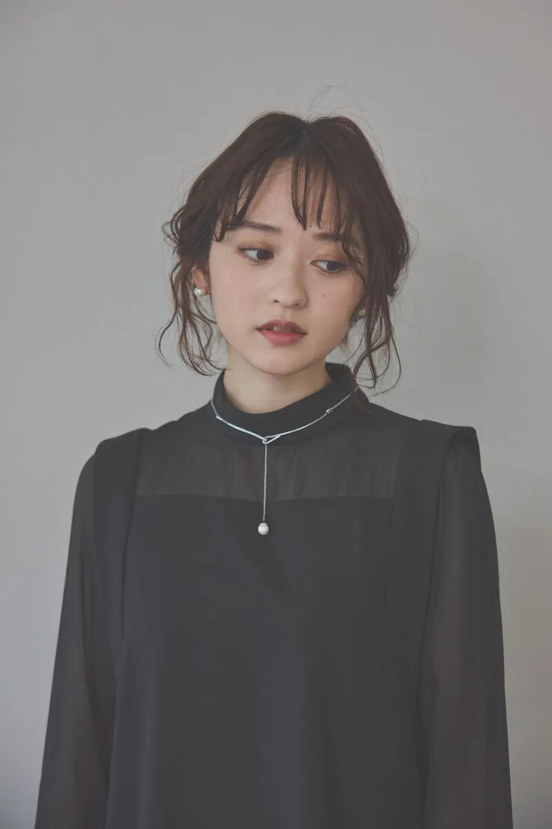 ブラックのバックパールセットアップパンツドレス