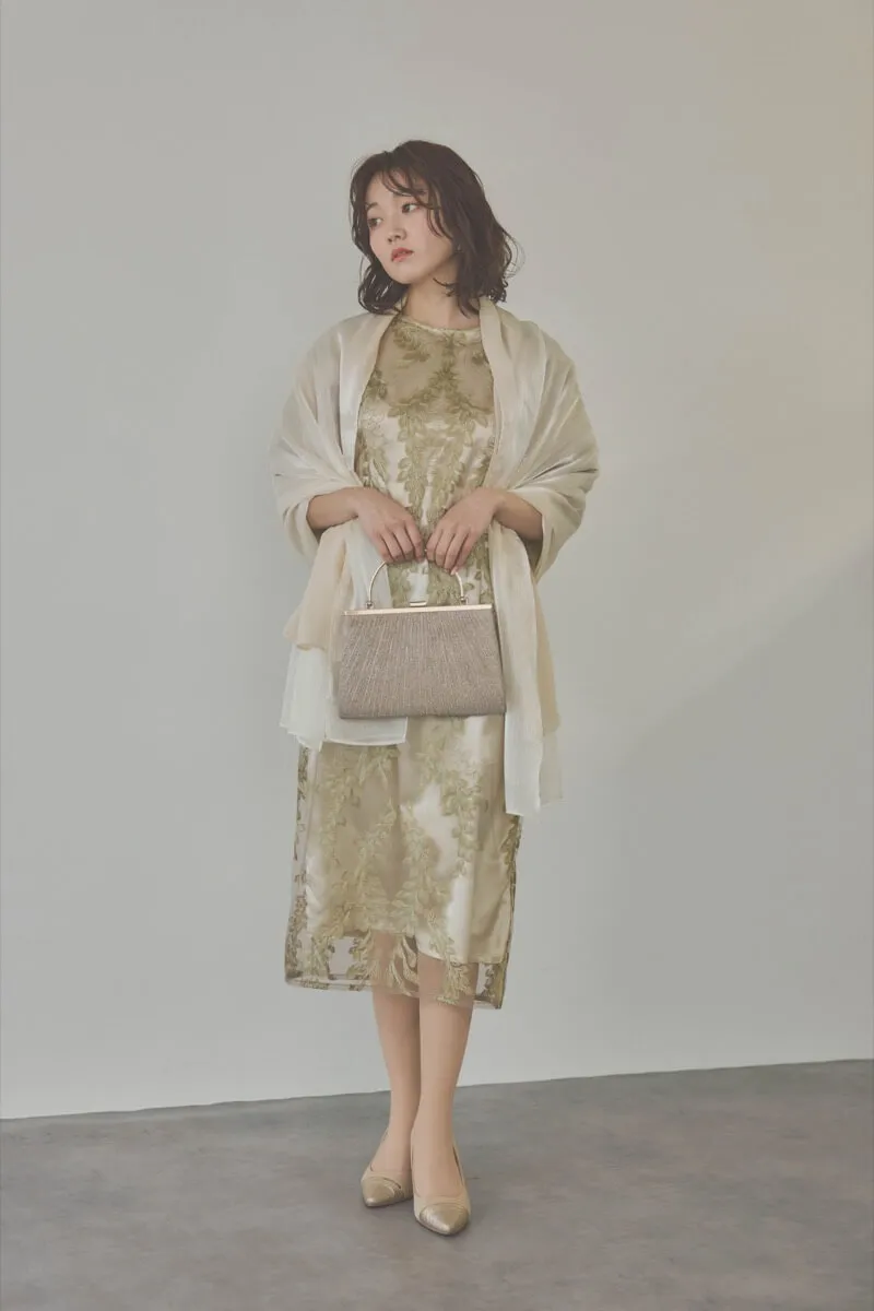 カーキのリーフ刺繍デザインコクーンドレス