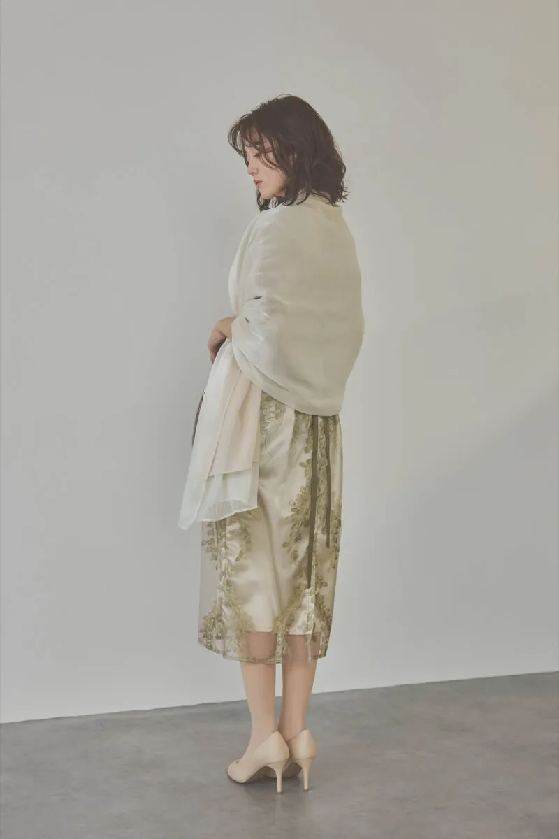 カーキのリーフ刺繍デザインコクーンドレス