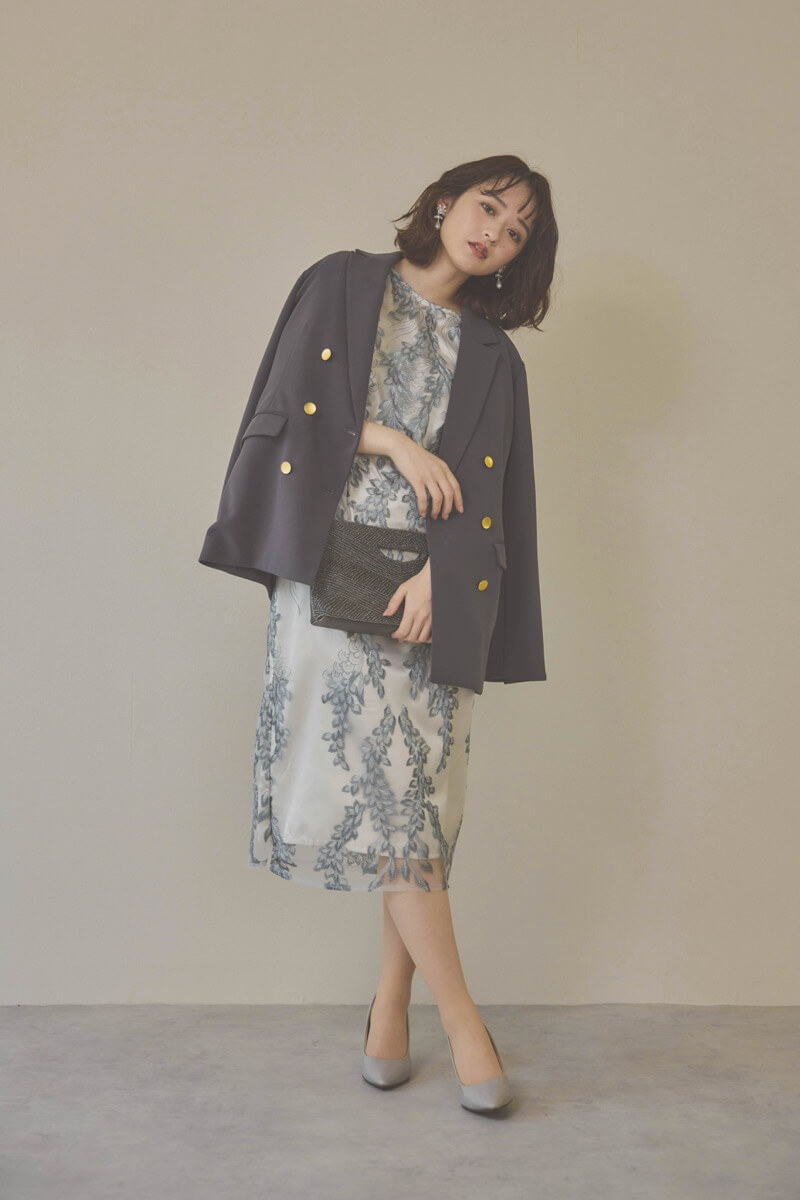 シルバーのリーフ刺繍デザインコクーンドレス