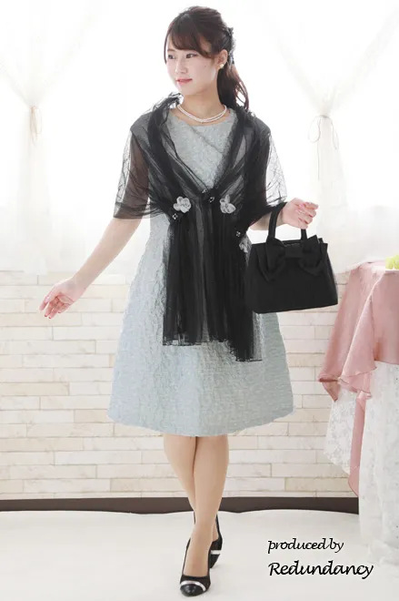 ライトブルーのフレンチスリーブドレープドレス