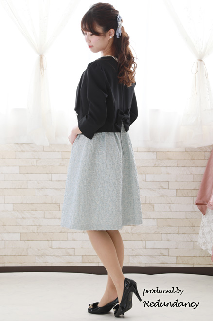 ライトブルーのフレンチスリーブドレープドレス