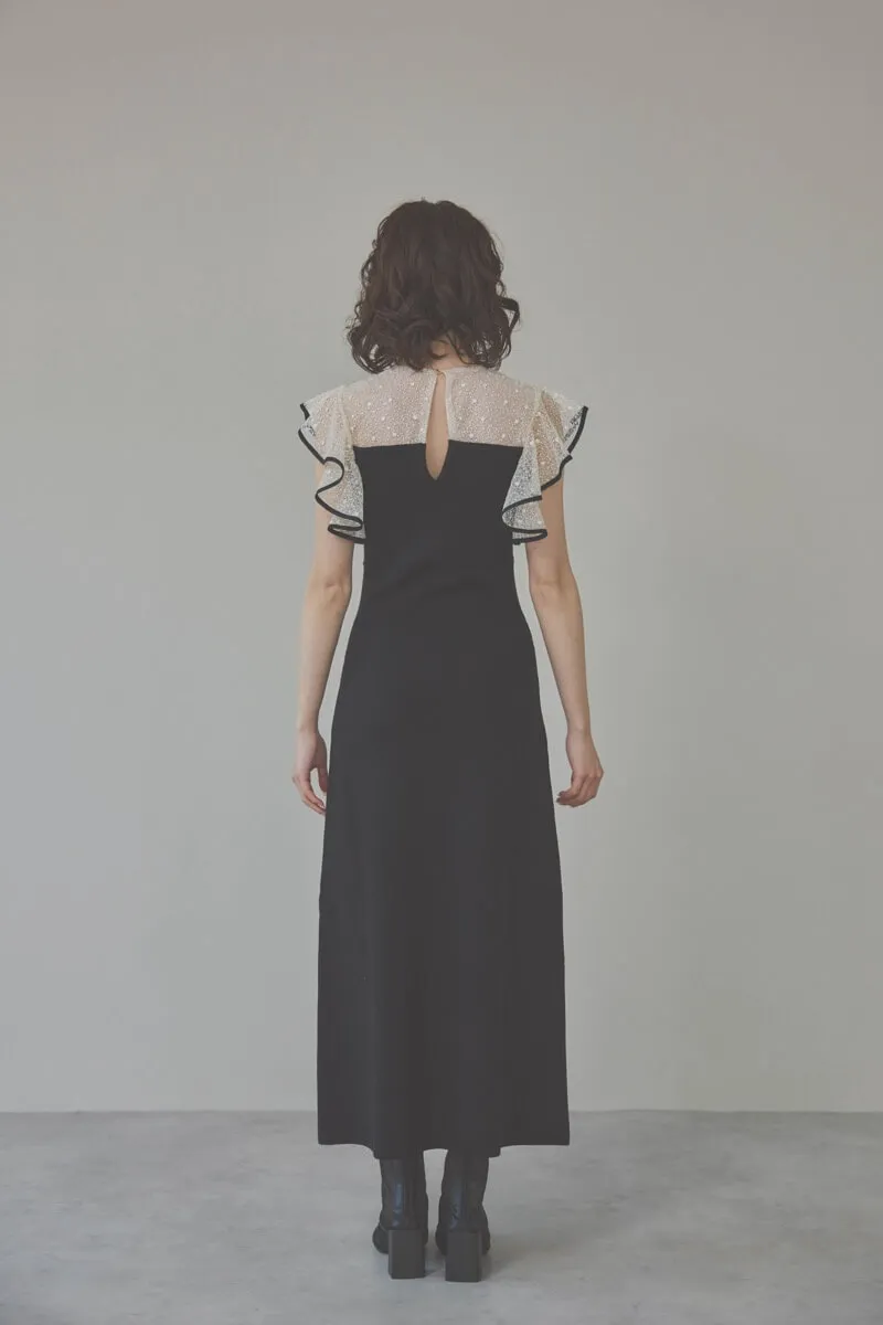 ブラックのニットドレス