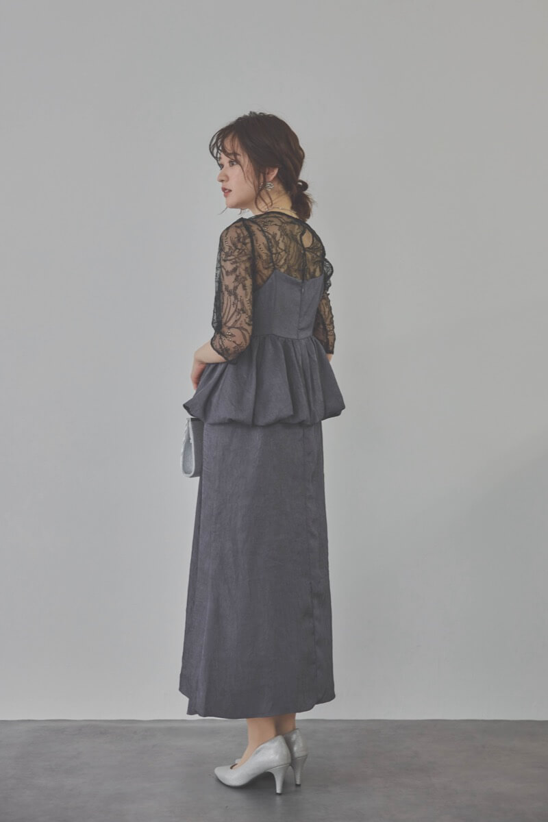 ネイビーのバルーンぺプラムセットアップドレス