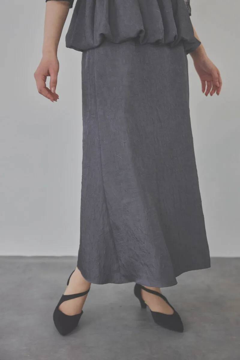 ネイビーのバルーンぺプラムセットアップドレス