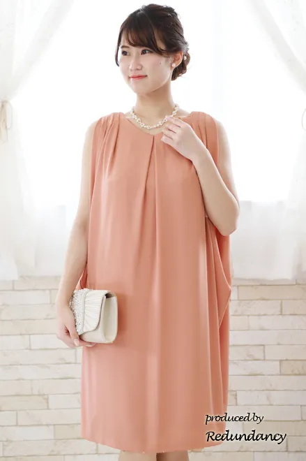 ピンクのVネックコクーンドレス