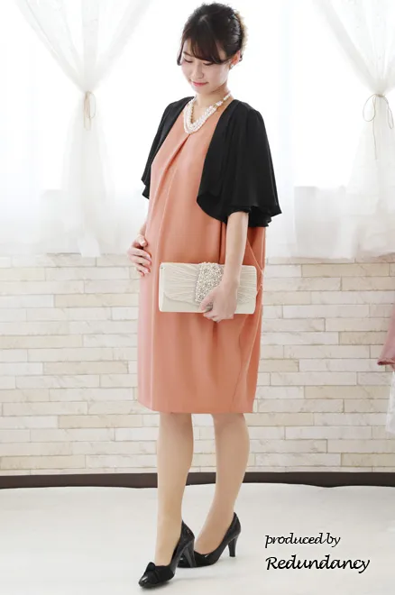 ピンクのVネックコクーンドレス