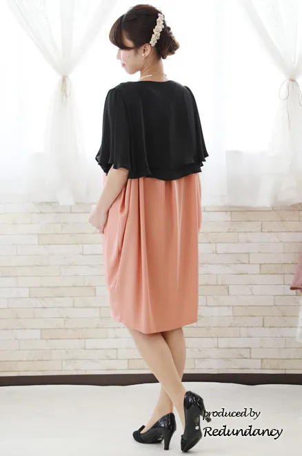 ピンクのVネックコクーンドレス