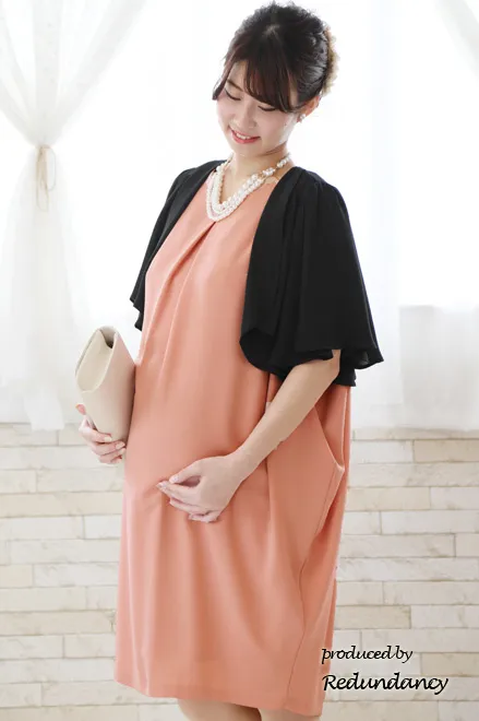 ピンクのVネックコクーンドレス