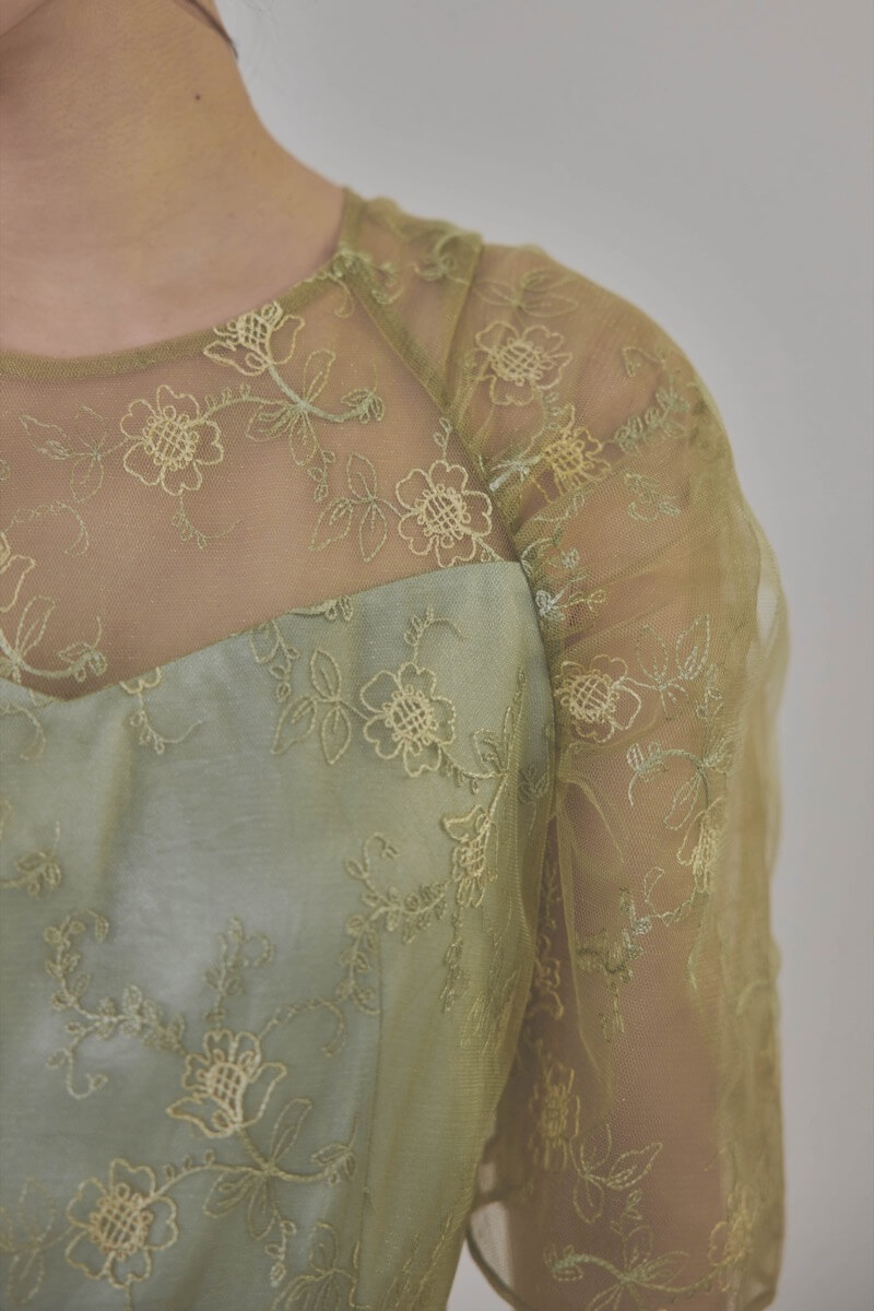 ミントのボリュームスリーブラメチュールドレス