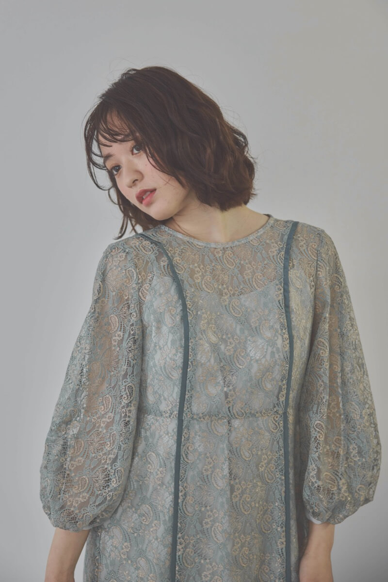 サックスのパイピングレースエプロンドレス