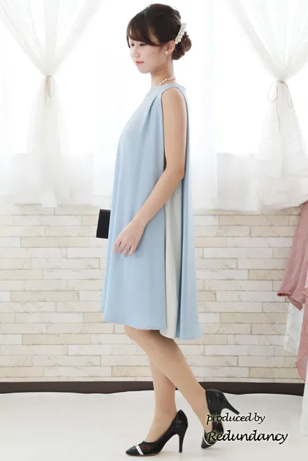 ブルー×ホワイトの配色Aラインドレス