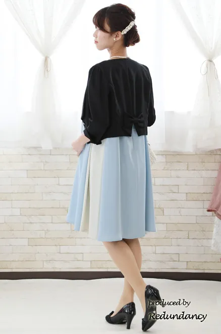 ブルー×ホワイトの配色Aラインドレス