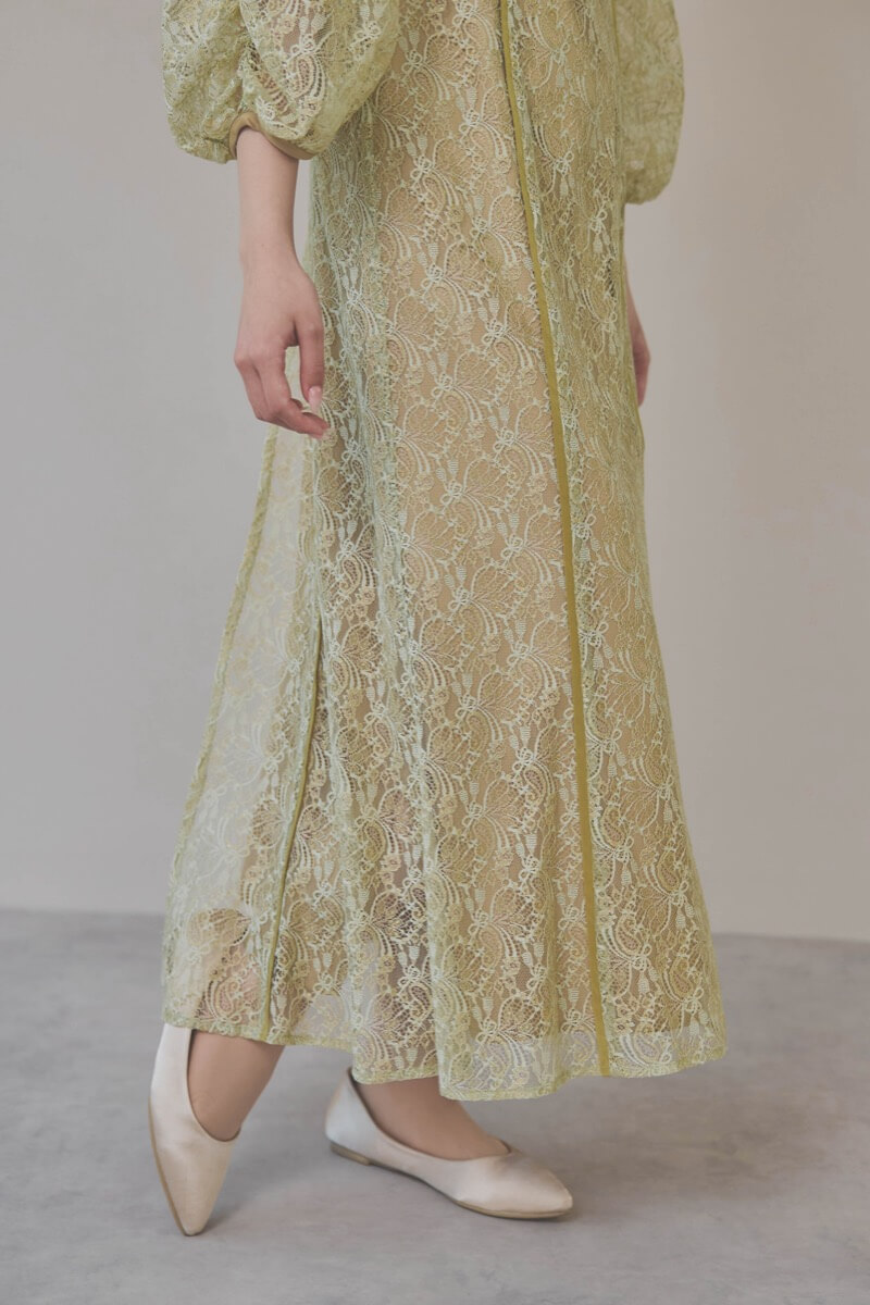 グリーンのパイピングレースエプロンドレス