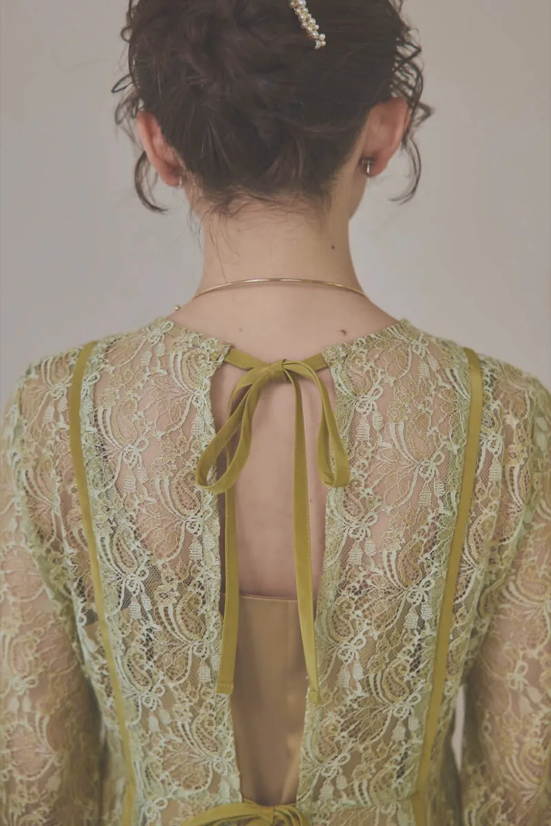 グリーンのパイピングレースエプロンドレス