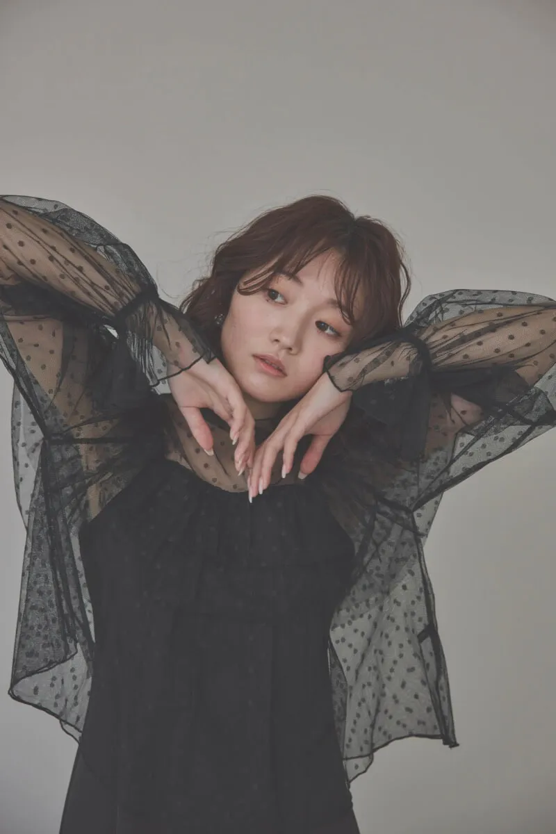 ブラックのドットチュールトップスドレス