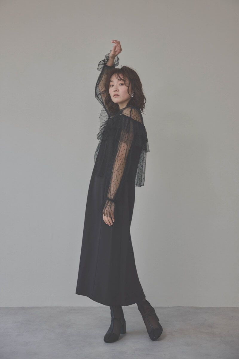 ブラックのドットチュールトップスドレス