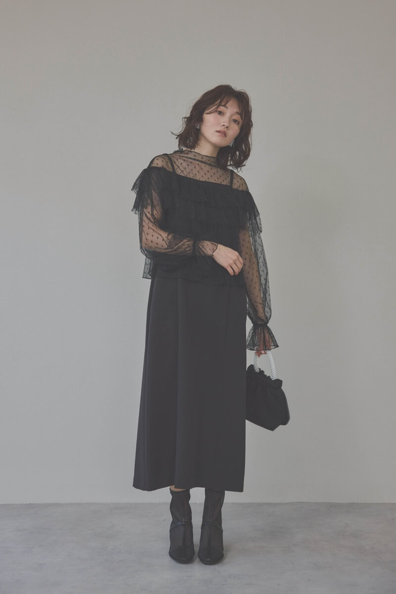 ブラックのドットチュールトップスドレス