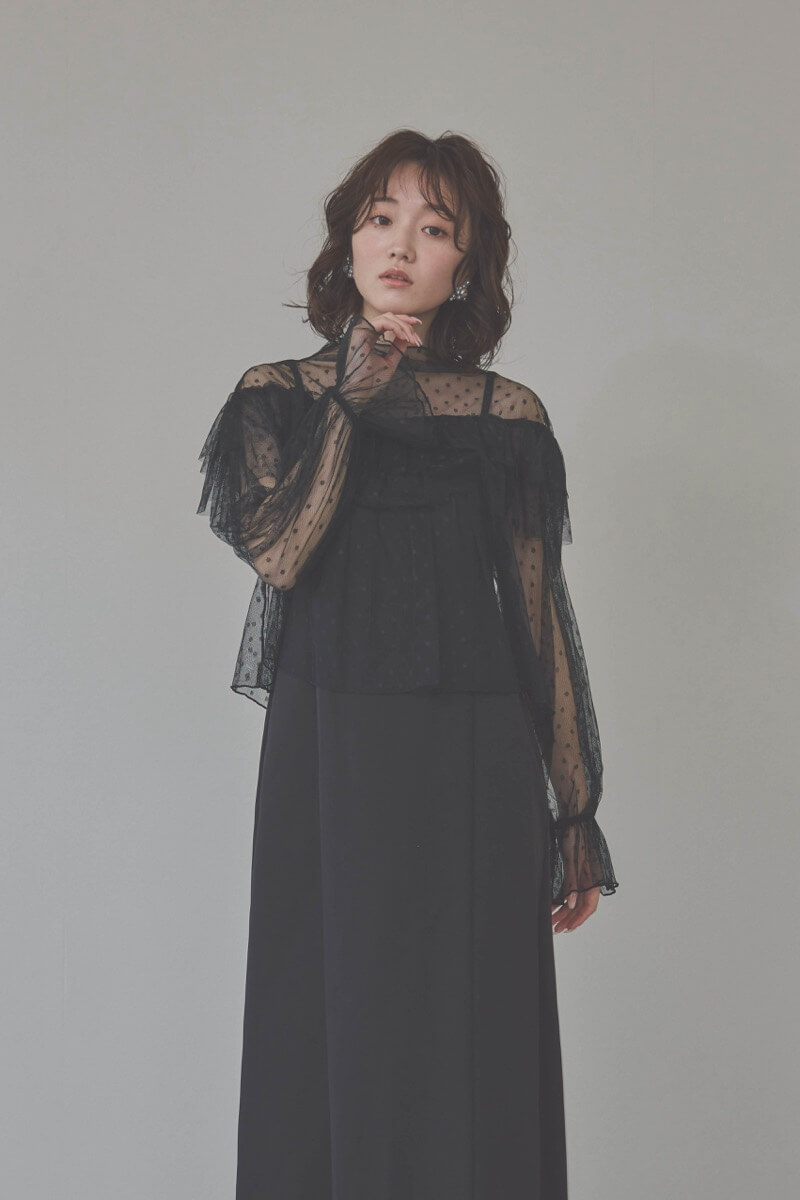 ブラックのドットチュールトップスドレス