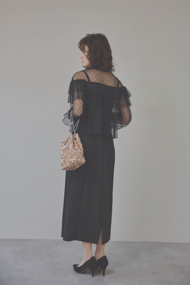 ブラックのドットチュールトップスドレス