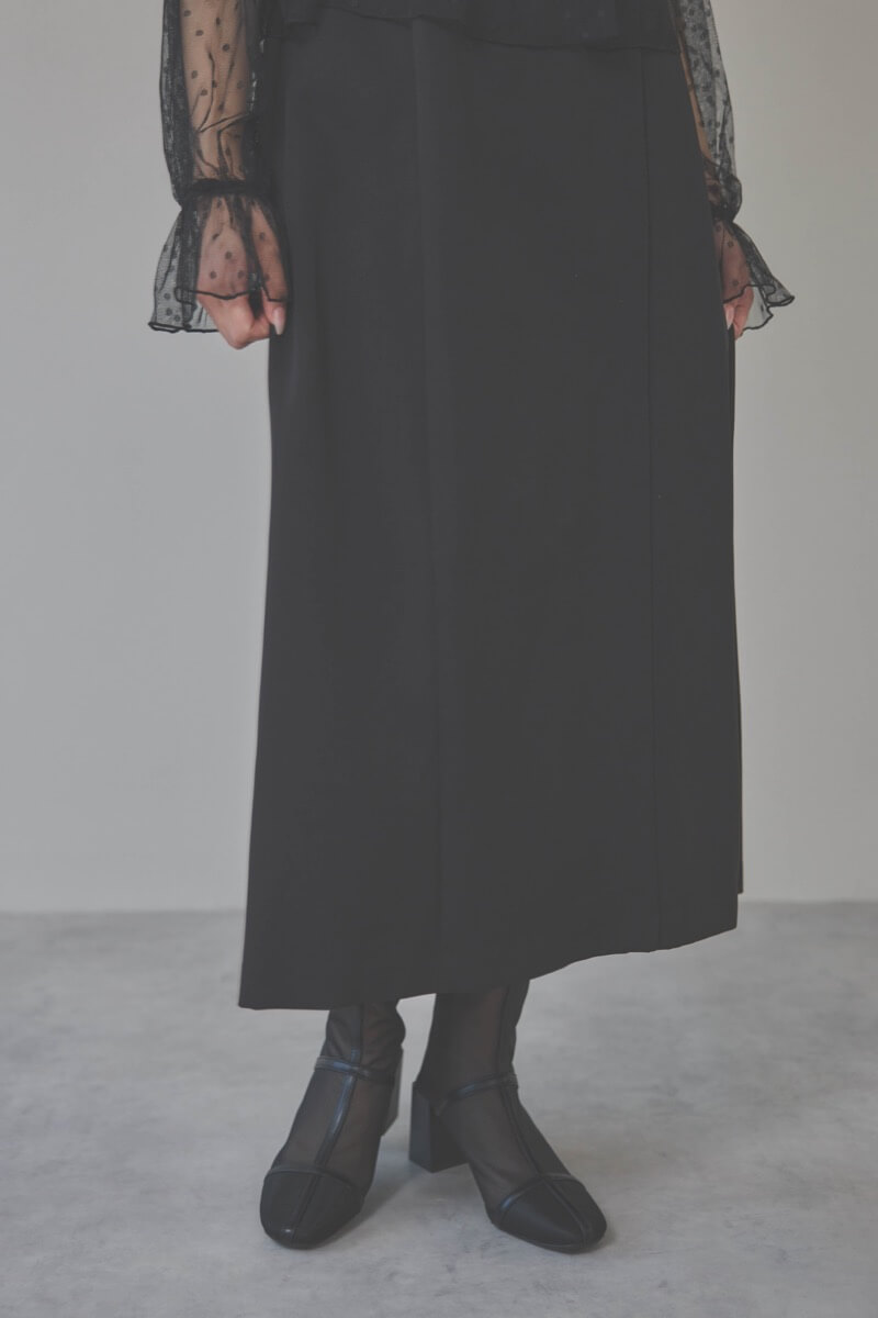 ブラックのドットチュールトップスドレス