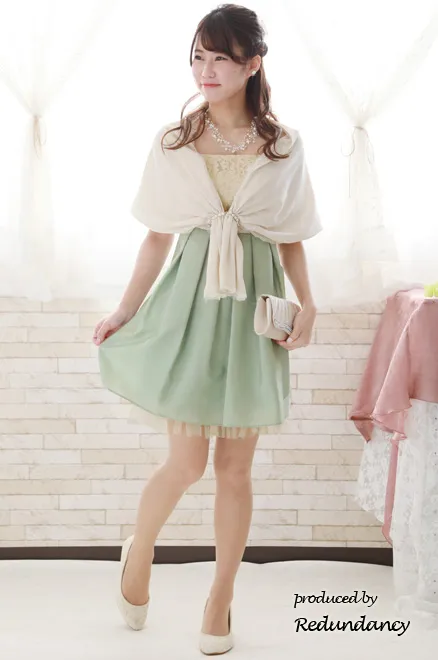 ミントグリーンの切替ミニ丈ドレス