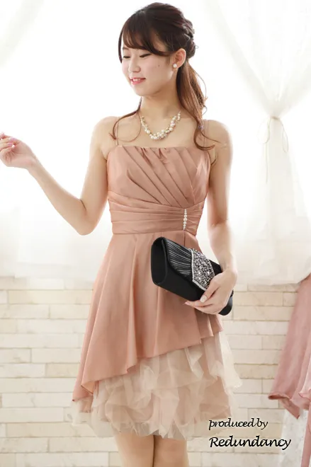 ピンクのボリュームチュールドレス