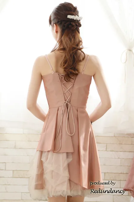 ピンクのボリュームチュールドレス