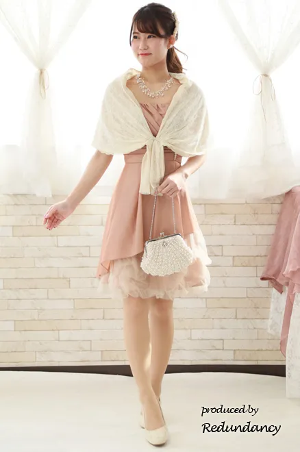 ピンクのボリュームチュールドレス