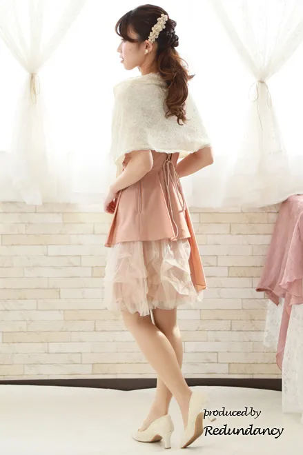 ピンクのボリュームチュールドレス