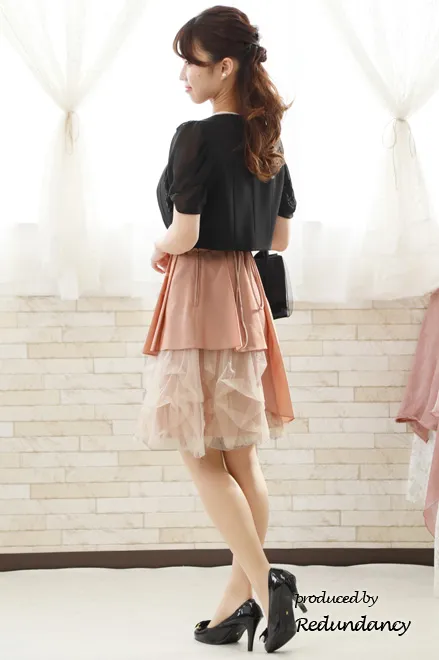 ピンクのボリュームチュールドレス