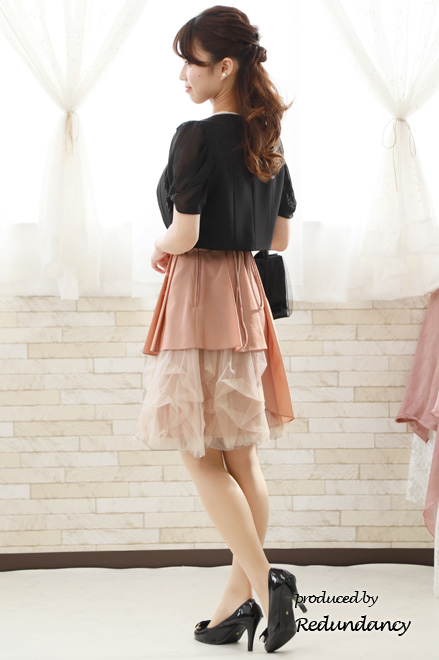 ピンクのボリュームチュールドレス