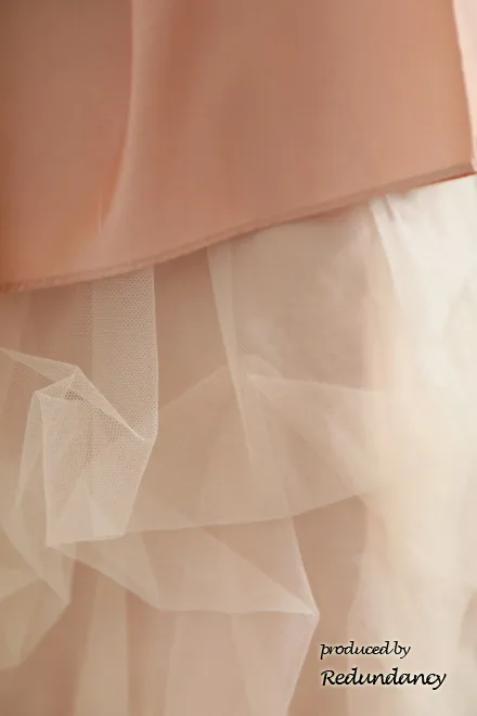 ピンクのボリュームチュールドレス