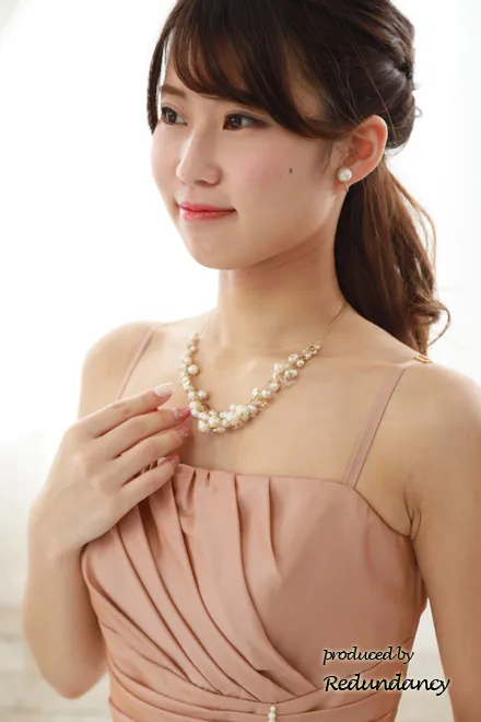 ピンクのボリュームチュールドレス