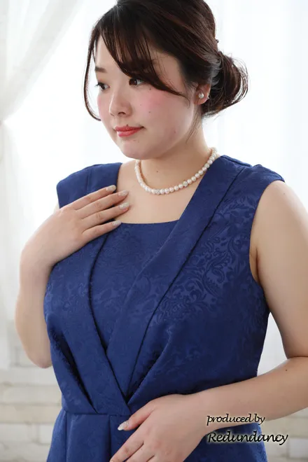 ブラックの織柄フォーマルロングドレス