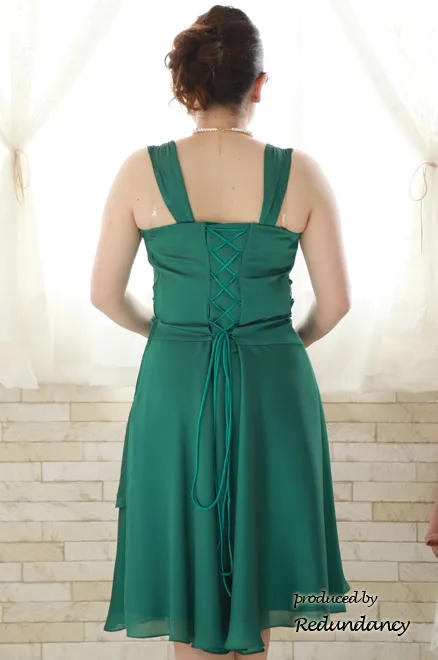 グリーンのスタイルアップドレープドレス