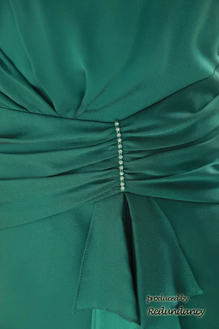 グリーンのスタイルアップドレープドレス