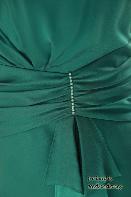 グリーンのスタイルアップドレープドレス