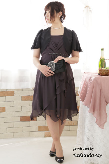 ブラックの袖フリルボレロ