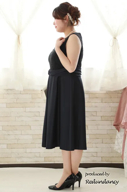 ネイビーのウエストマークシャンタンドレス