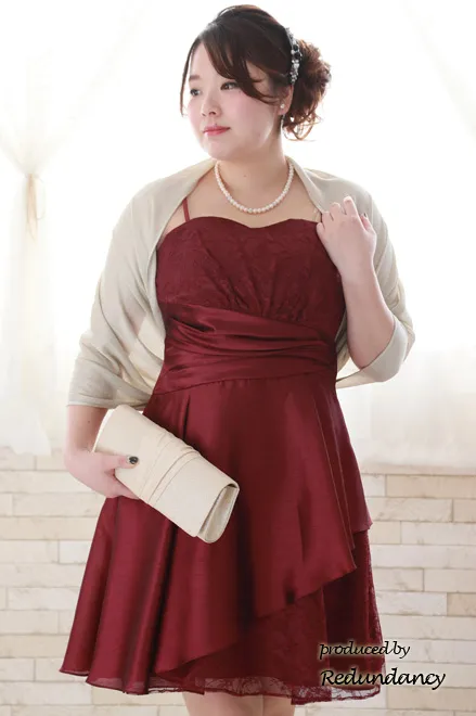 ワインレッドのシャンタンレースドレス