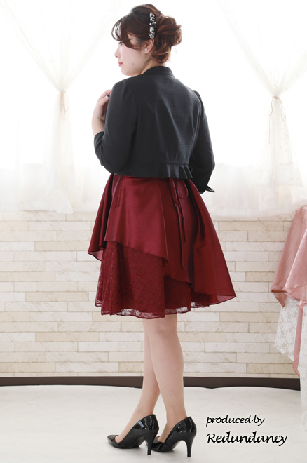 ワインレッドのシャンタンレースドレス