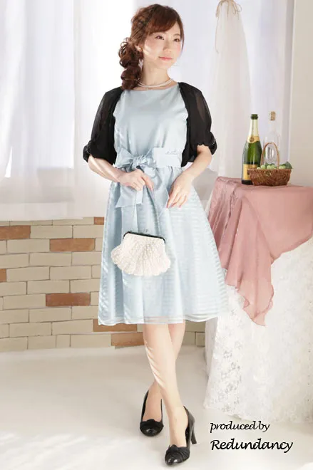 ブラックの袖ラインストーンボレロ