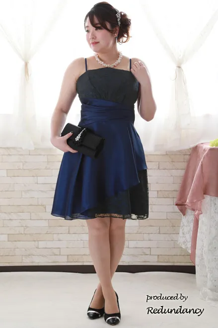 ネイビーのシャンタンレースドレス