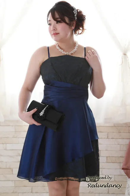 ネイビーのシャンタンレースドレス